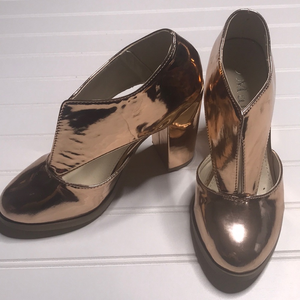 Mata Sz 7 rose gold cut out booties